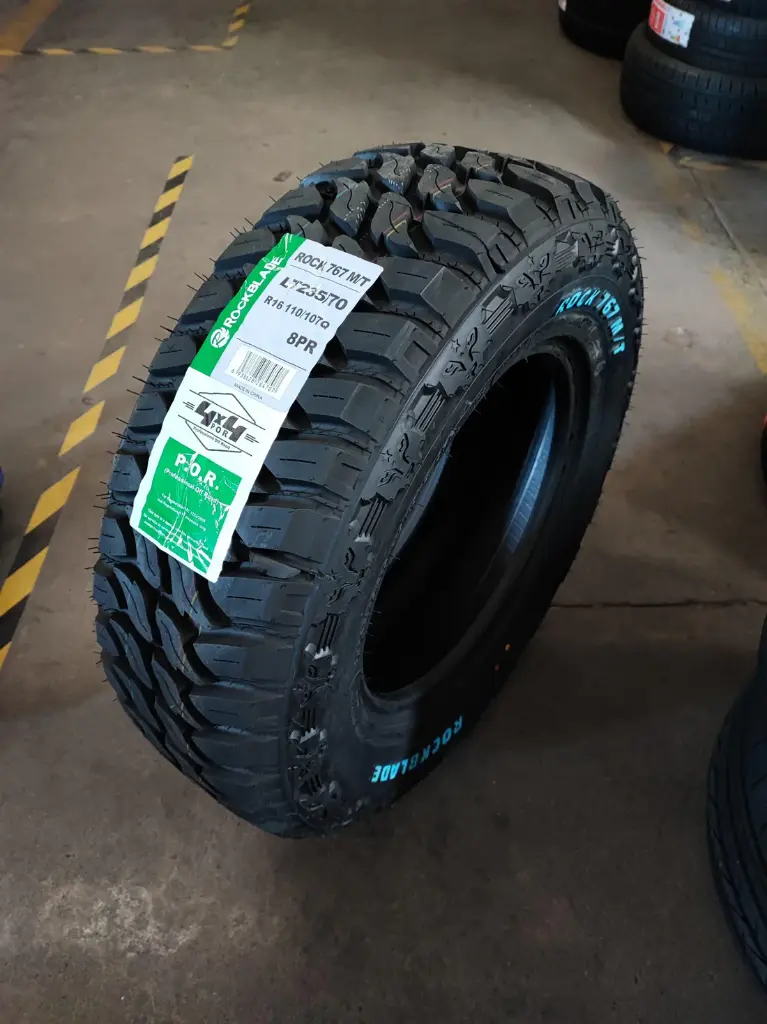 NEUMÁTICO 235:70 R16 ROCKBLADE ROCK 767 M:T 110:107Q 8PR LT - 2.webp